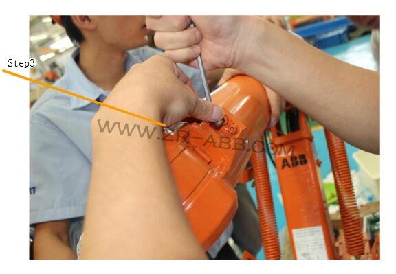 ABB機器人IRB2400系列伺服電機軸拆裝步驟流程