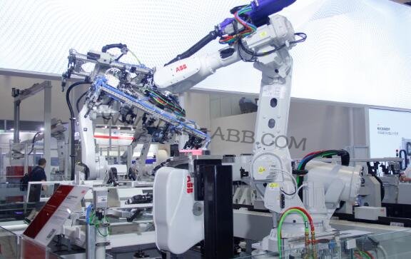 ABB工業(yè)機(jī)器人在熱板沖壓搬運(yùn)系統(tǒng)中的流程簡(jiǎn)介