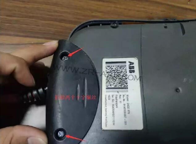 ABB機(jī)器人示教器3HAC028357-001故障維修