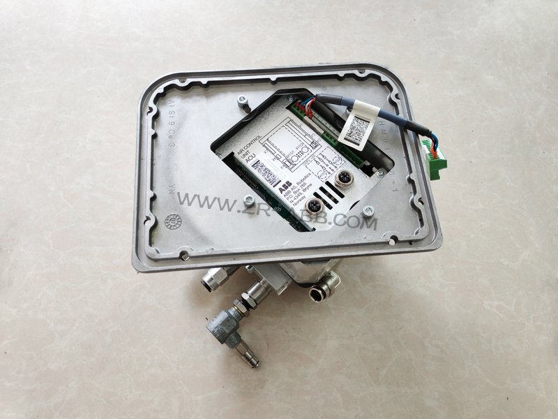 ABB噴涂機(jī)器人控制組件ACU 3HNA024871-00106維修